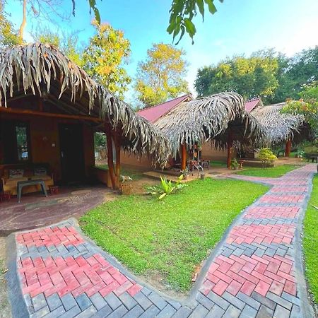 אודוואלאווה Hasthi Safari Cottage מראה חיצוני תמונה